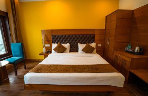 Khattalwada Hotel | White Flower Hill Retreat Mussoorie