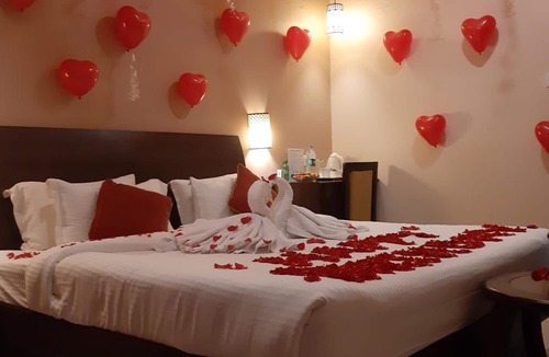 Kuilapalayam Hotel | White Pearl Residency