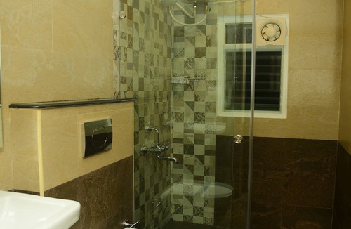 Kuilapalayam Hotel | White Pearl Residency