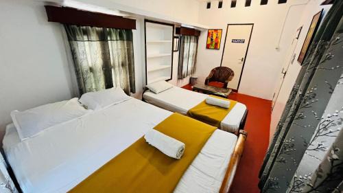 White Town Villa | White Villa Guest House Near Rock Beach And White Town