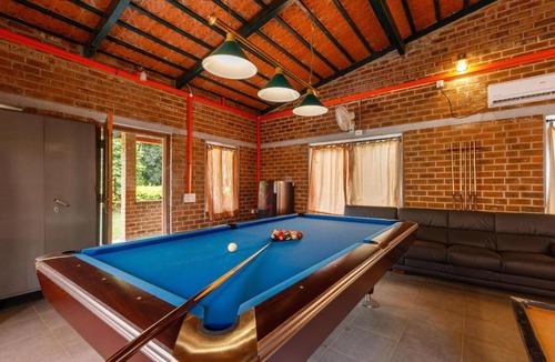 Narasapura Apartment | WhiteOrchid Villa by StayJadeJacuzzi30minAirport