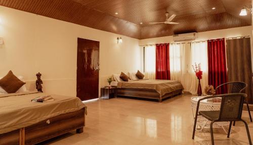 Parsivni Hotel | Wild Woods Tiger Resort