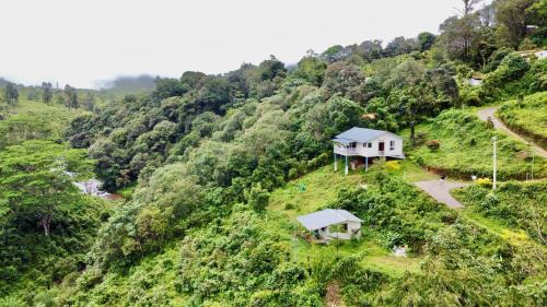 Peermade House | Willostays Amburan hills cabin with mountain waterfalls views