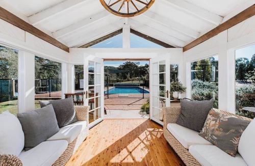 Budgee Budgee House | Wilpine Poolside Country Luxury near Town