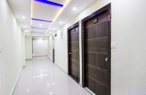 Shanthala Nagar Hotel | Windsor Castle Inn with parking