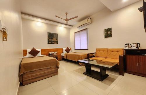 Kolkata House | Wise Owl Comfotel