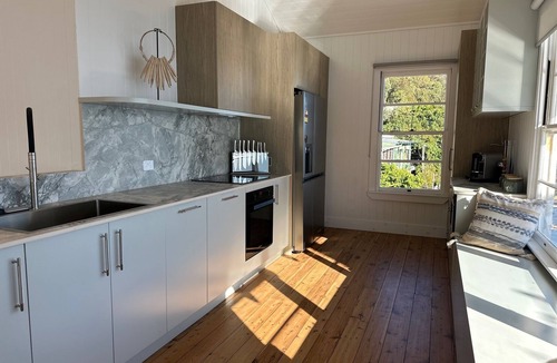 Little Wobby House | Wobby Waters! Waterfront Escape at Little Wobby on the Hawkesbury River sleeps 8