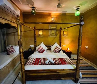 Amar Sagar Pol Hostel | Wonbin Safari Jaisalmer