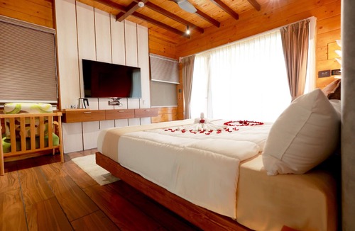 Tindivanam Hotel | Wooden ECR Sea Resort