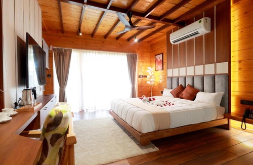 Tindivanam Resort | Wooden ECR Sea Resort