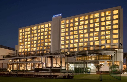 Sanand Hotel | Wyndham Ahmedabad Shela