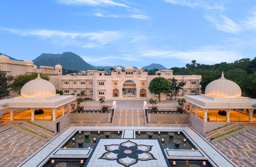 Udaipur Hotel | Wyndham Grand Udaipur Fateh Sagar Lake - Pure Vegetarian Resort