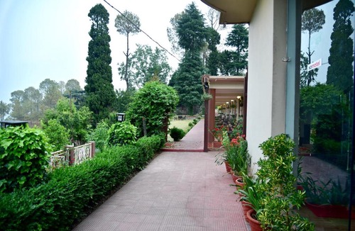 Chiliyanaula Resort | Xomotel Ranikhet Heights