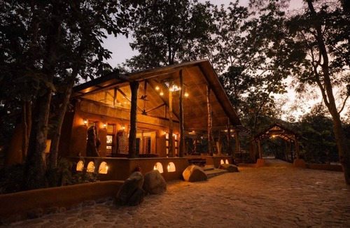 Budhni Hotel | Yaarnagar Jungle Resort Ratapani