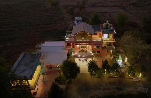 Hingana House | Yana's Farm