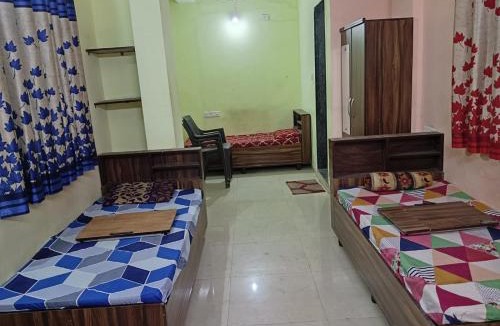 Phase 1 House | Yashoda Business Garden