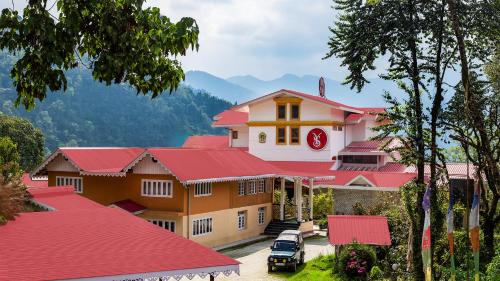 Pelling Hotel | Yashshree Pelling Chekhim Retreat