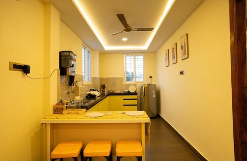 Kanyakumari Apartment | Yellow home stay-10min walk to kanyakumari beach