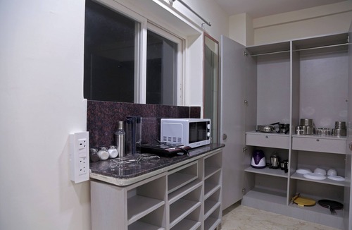 Serilingampally Hotel | Yendluri S Abode