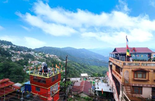 Darjeeling Apartment | Yepplo Service Apartments - DARJEELING - 4BHK with Private Kitchen - 24hrs Caretaker & Power Backup