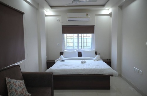 Kolkata Hotel | Yuvi Grand Residency