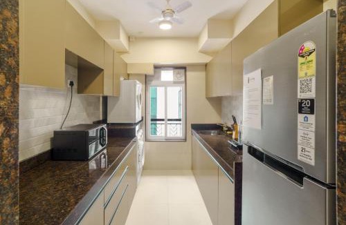 Khar House | Zen A - Private Room in 3BHK