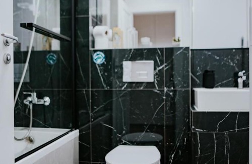 Iasi Apartment | Zen Hideaway Near Mall Moldova and Center