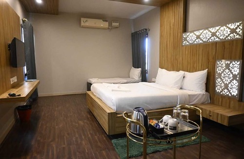 Pulikeshi Nagar Hotel | ZIPP Lite Frazer Town