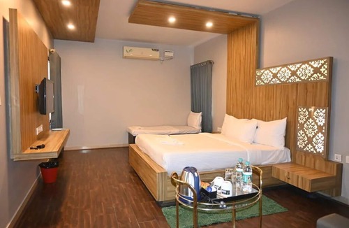 Pulikeshi Nagar Hotel | ZIPP Lite Frazer Town