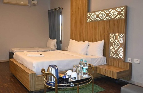 Pulikeshi Nagar Hotel | ZIPP Lite Frazer Town
