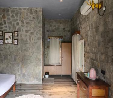 Kaladhungi Hotel | zox jim corbett