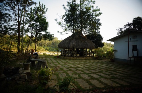 Kaimane House | Zyamadhari - The Far & Away