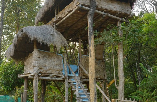 Kaimane House | Zyamadhari - The Far & Away