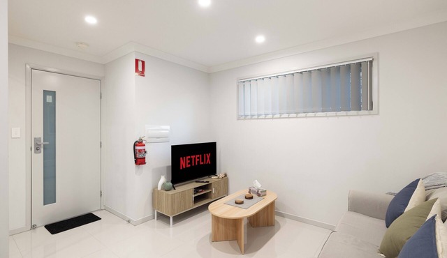 1 Bdr Apt w/AC & Kitchen | Parking | 335AF1 in Rocklea