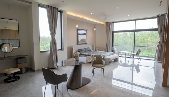 1-bedroom apartment in fabulous Vadodara with fitness room with all amenities.