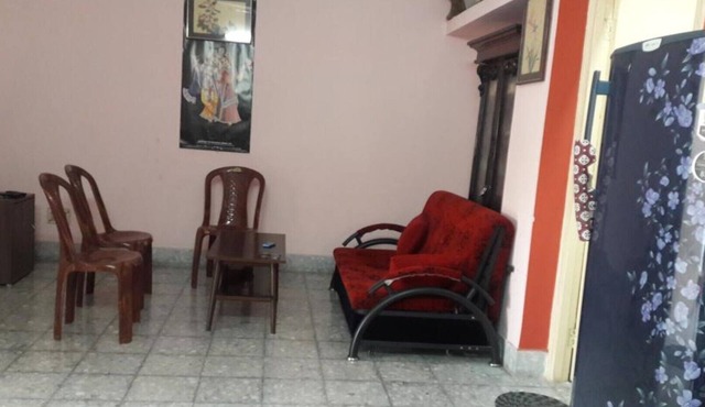 1 Bhk fully furnished apt. on ground floor centrally located in heritage bed