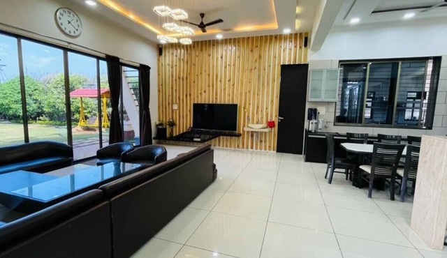 #1 Lavish & Huge 5bhk Villa "60 ML Chalet" 35 ppl