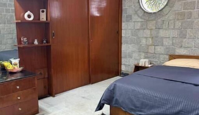 1 room + Lounge area/Kitchenette/terrace in Ulsoor