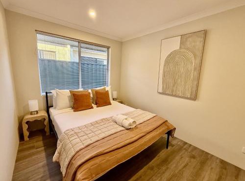 12 Beautiful Brabham Big Backyard 4BR Parking in Perth