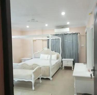13 BHK AC Villa Hyd,15 mins from Airport