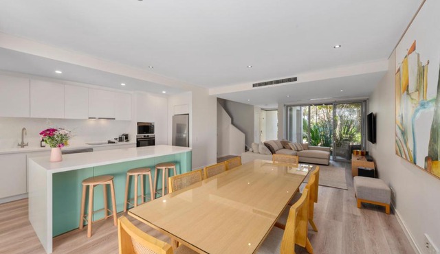 1405 Tranquil Beachside Villa