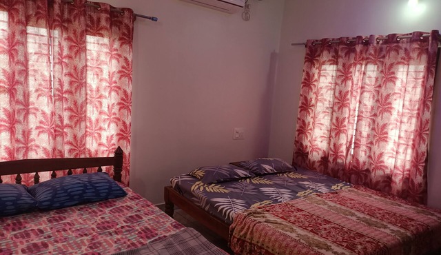 1AC Bedroom & Hall with Safe Parking