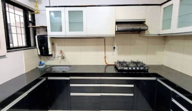 1BHK AC Suite with Kitchen at Hi St