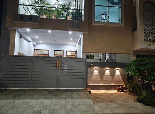 1BHK Home near Airport & Markets