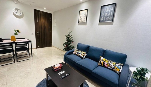 1BR Service Apartment A - 1008 Powai By Florastays