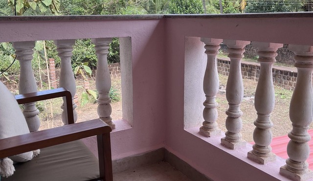 1km from the beach, Family sized independent floor in a bungalow.