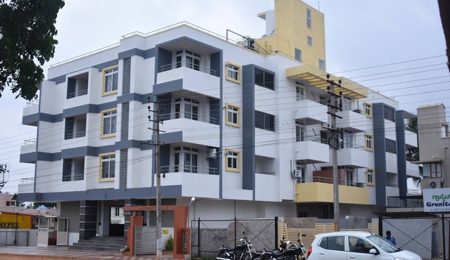 2-bedroom apartment in enjoyable Mysuru with WiFi, AC