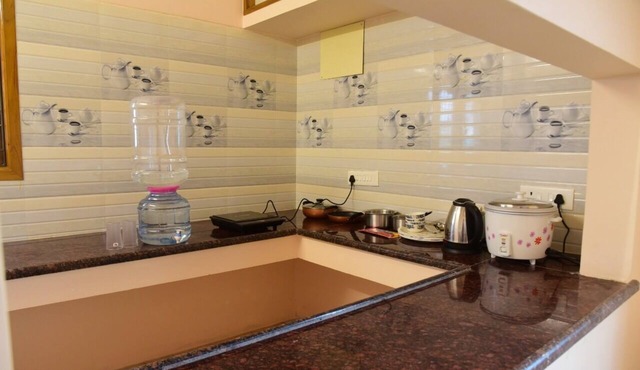 2 bedroom apartment's stay with all amenities and pet friendly.
