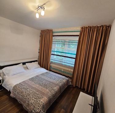 2 bedroom