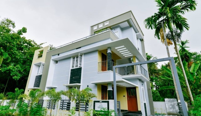 2-bedroom service apartment on upstairs with AC comfort